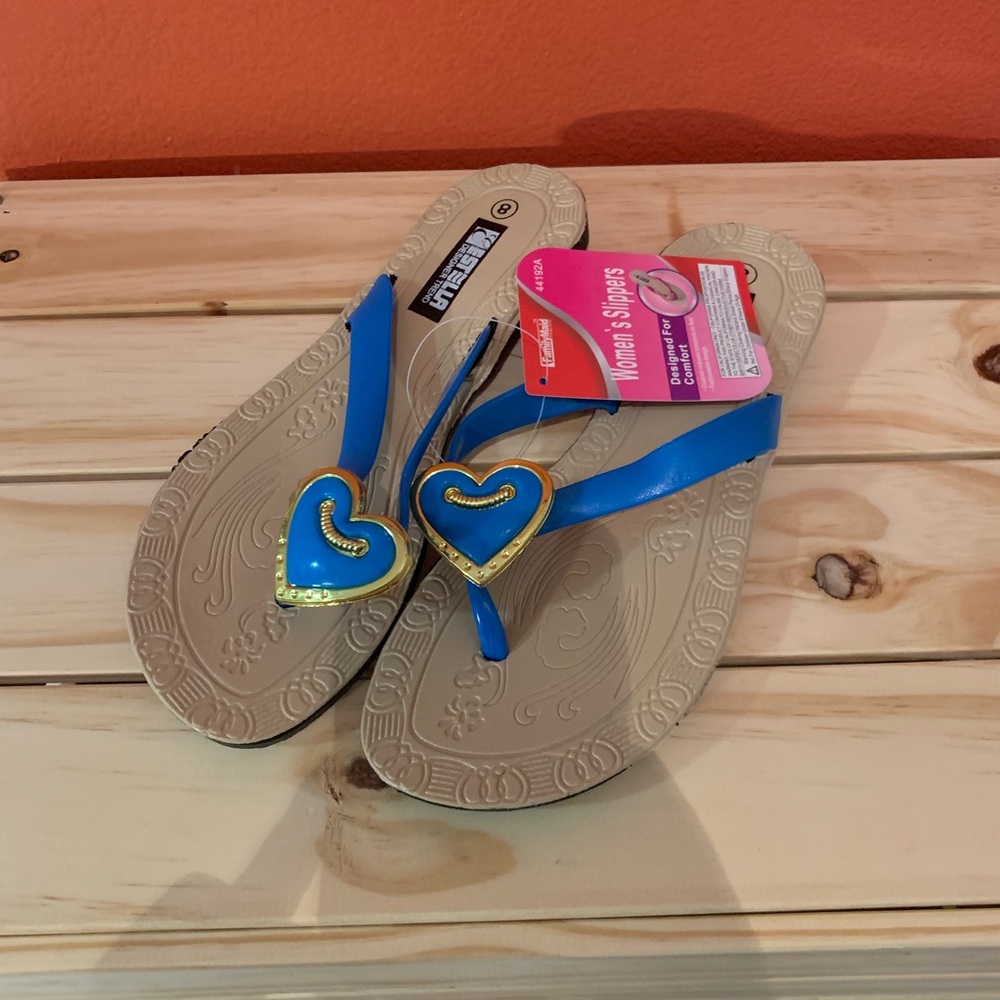 Women’s sandals buy one get one free!!!!